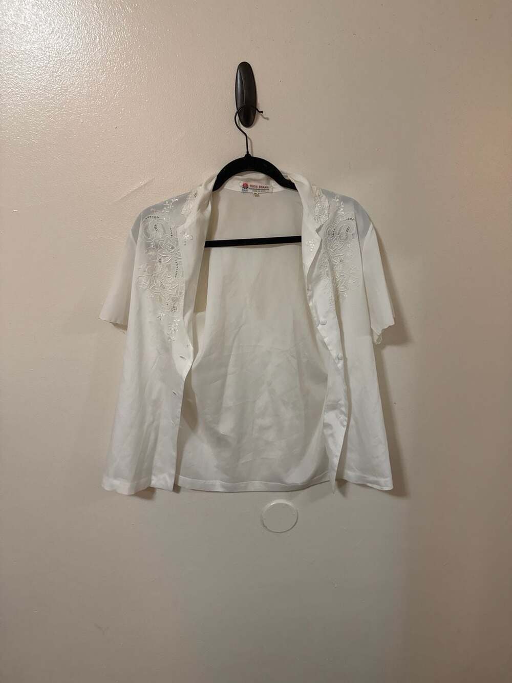 Vintage Rose Brand White Short Sleeve Embroidered Floral Blouse